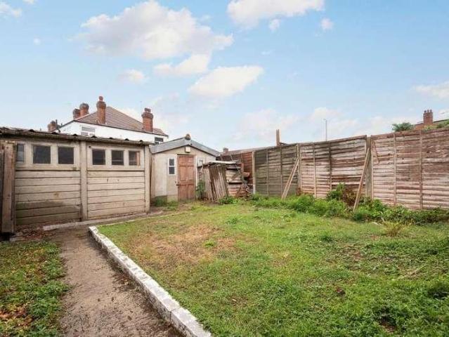 Flat for sale in London Borough of Merton, Greater London