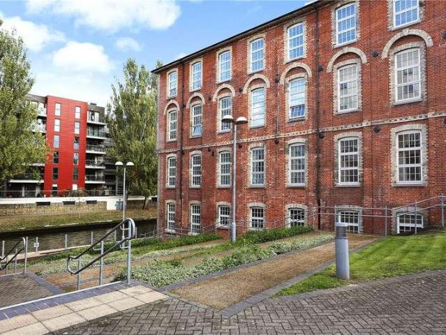 Flat for sale in Lakenham, East Bank