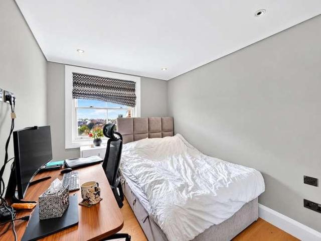 Flat for sale in Kensal Town, Bayswater