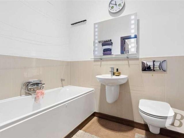 Flat for sale in London Borough of Barking and Dagenham, Greater London