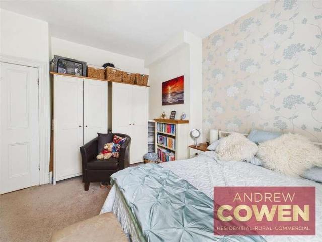 Flat for sale in South Cliff, Kepwick