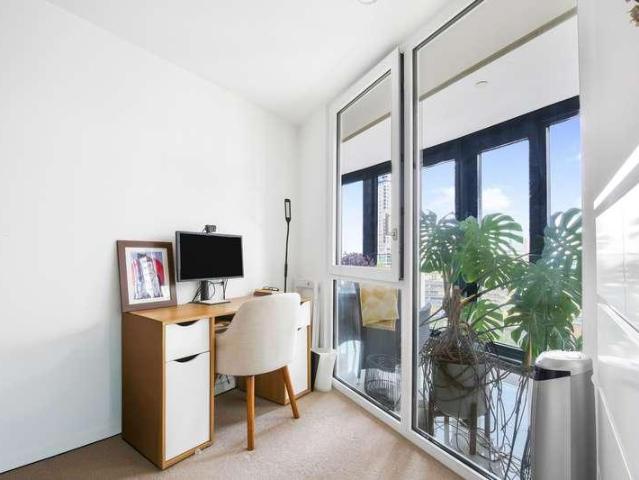 Flat for sale in Stratford Marsh, Greater London