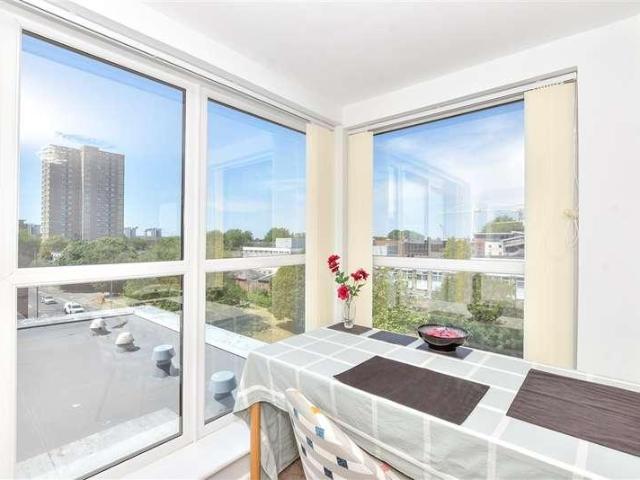Flat for sale in Portsea, City Of Portsmouth