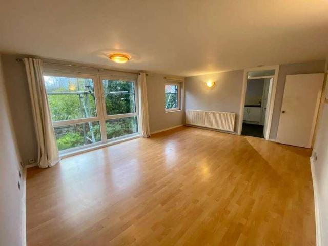 Flat for sale in Georgia, Greater Manchester