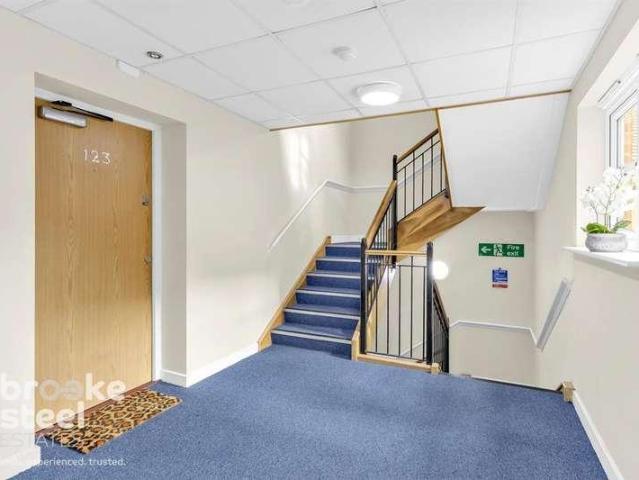 Flat for sale in Kirklees, Bury