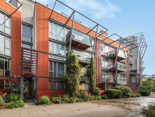 Flat for sale in Greenwich Millennium Village, Greater London