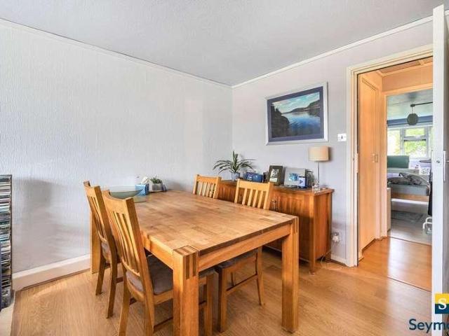 Flat for sale in Westborough, Surrey