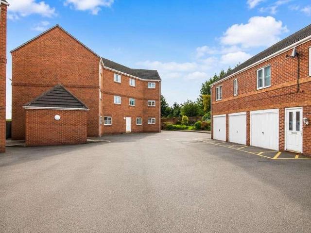 Flat for sale in Tividale, Sandwell