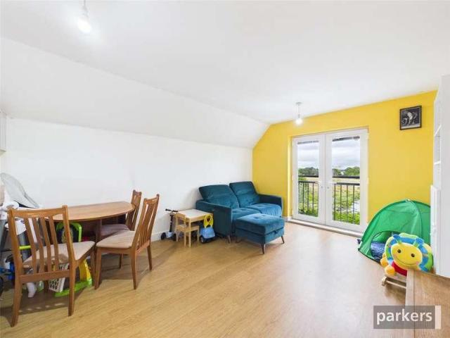 Flat for sale in Woodley