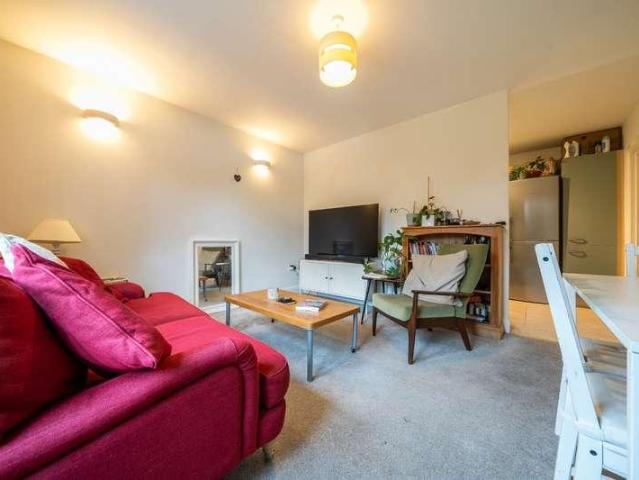 Flat for sale in London Borough of Lewisham, Brockley