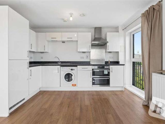 Flat for sale in Rush Green, Greater London