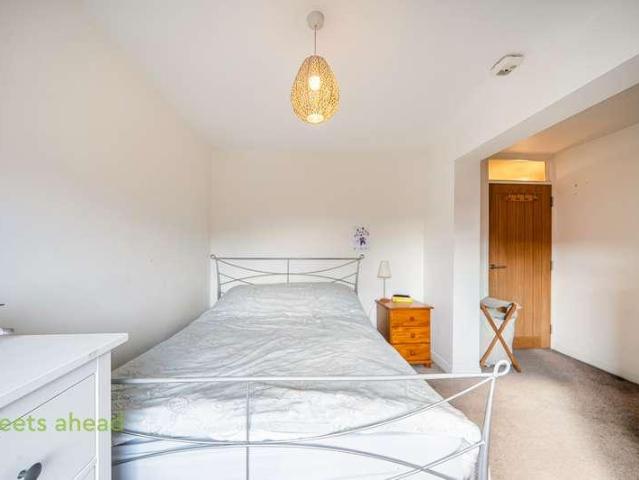 Flat for sale in Crystal Palace, Greater London