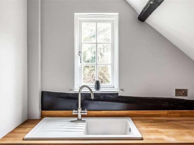 Flat for sale in Holloway Hill, Fole