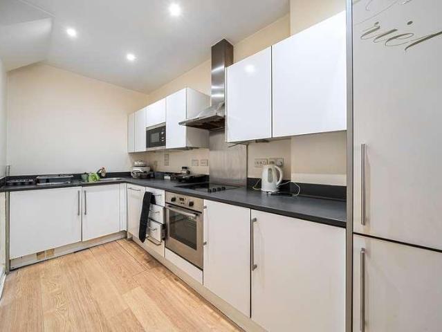 Flat for sale in London Borough of Merton, Mitcham