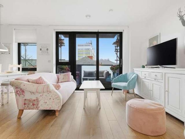 Flat for sale in Ocean Estate, Stepney