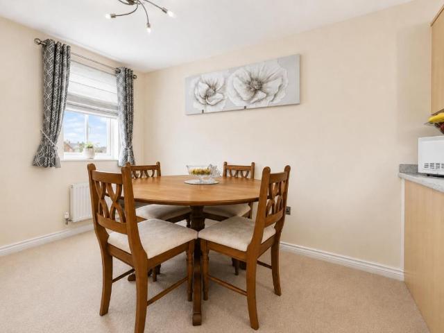 Flat for sale in Repton Park North, Bridgefield
