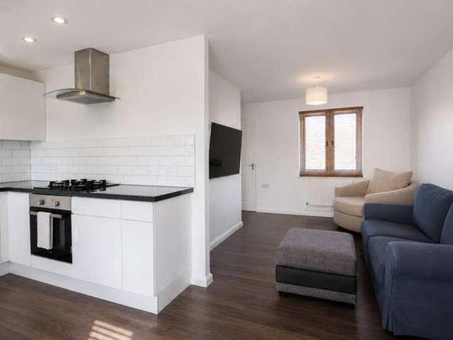 Flat for sale in Petersfield, Bolton Low Houses