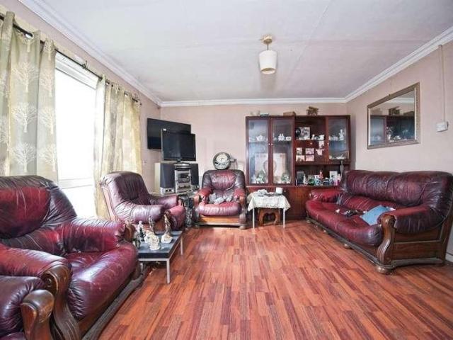 Flat for sale in Bridgend, Wales