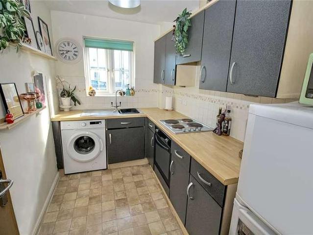 Flat for sale in Haydon End, Blunsdon St Andrew