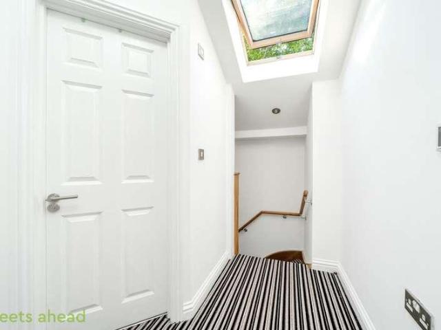 Flat for sale in London Borough of Croydon, Purley