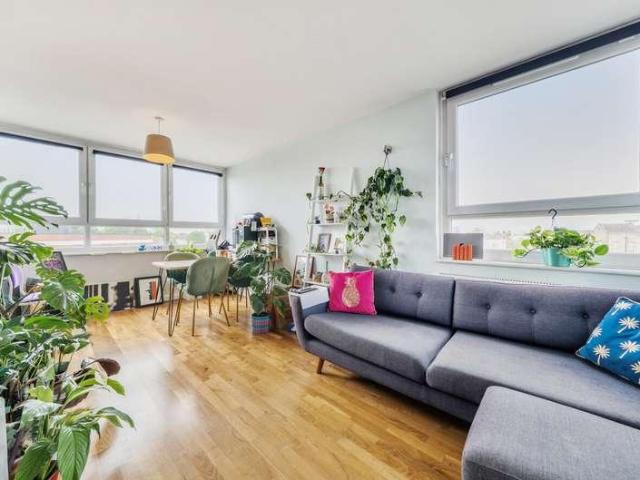 Flat for sale in Bethnal Green, Greater London
