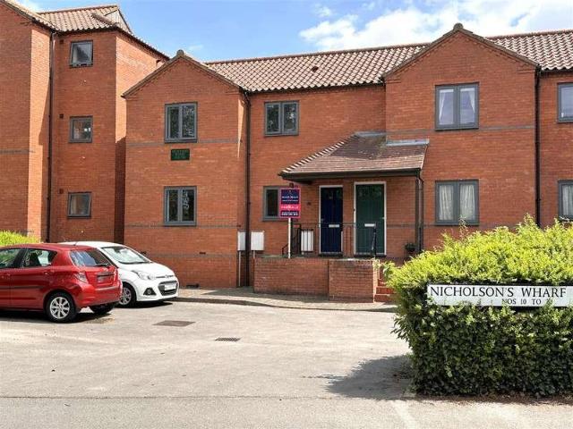 Flat for sale in Alverton, East Midlands