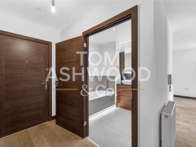 Flat for sale in Roding Riverside, Isle Of Man