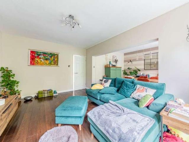 Flat for sale in Row Town, Surrey