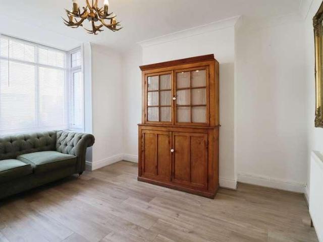 Flat for sale in Porthcawl, Nottage