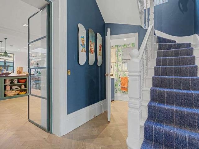 Flat for sale in Maida Vale, Greater London