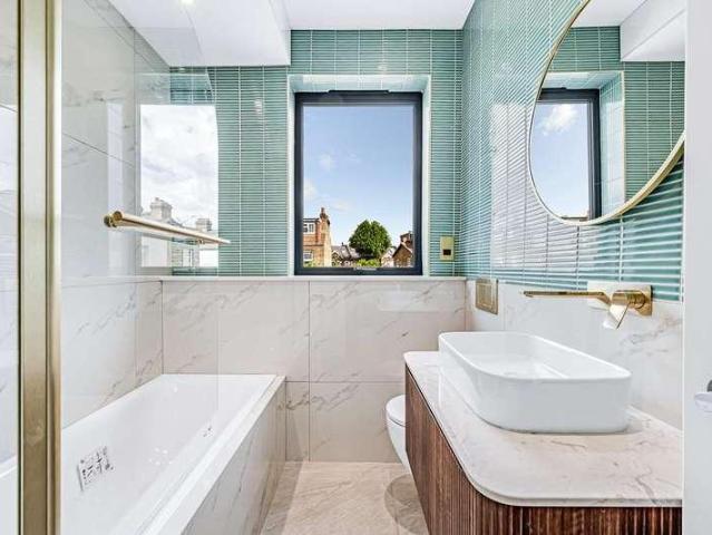 Flat for sale in London Borough of Ealing, Hanwell