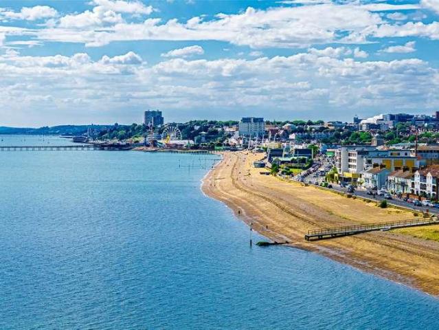Flat for sale in Kursaal Estate, Alton Barnes