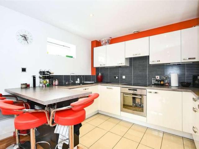 Flat for sale in Holywell Estate, Watford