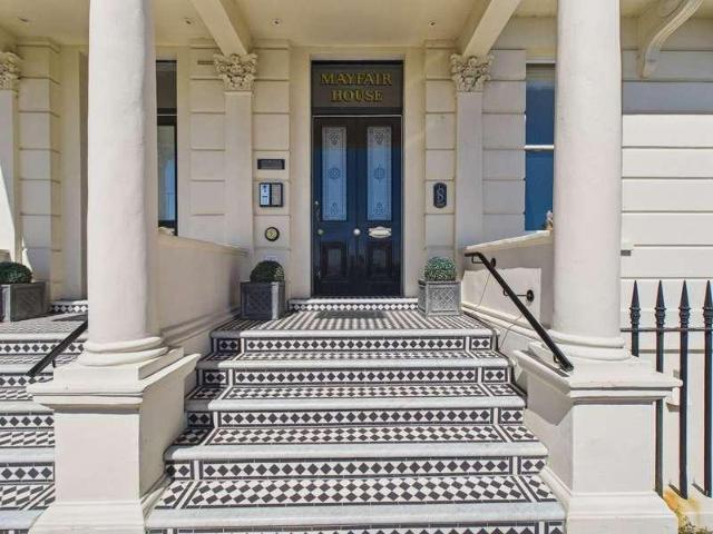 Flat for sale in West Worthing, Worthing