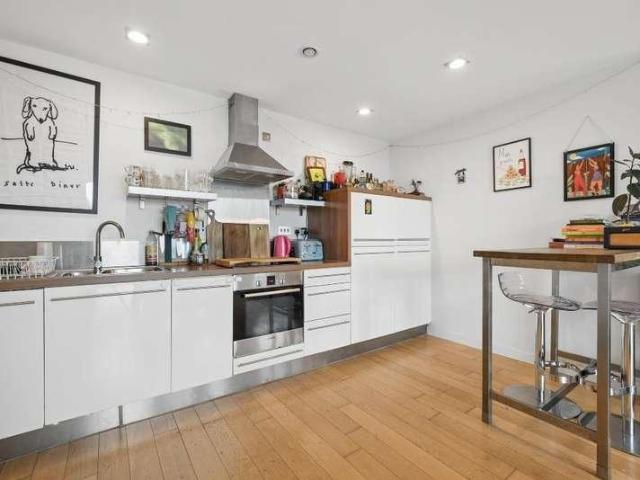 Flat for sale in Georgia, Greater Manchester