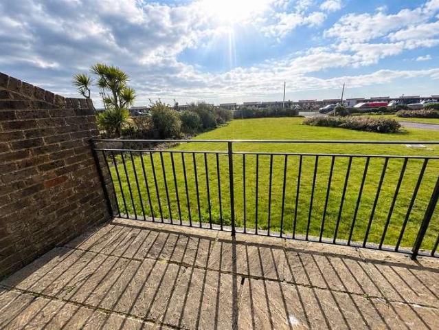 Flat for sale in West Worthing, Worthing