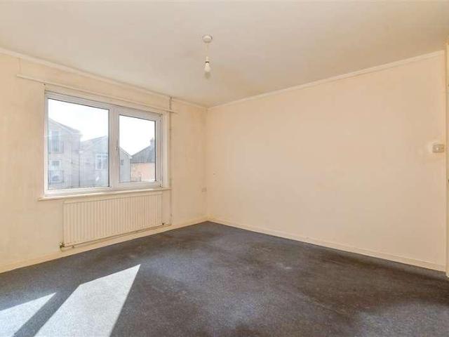 Flat for sale in Tankerton, Canterbury