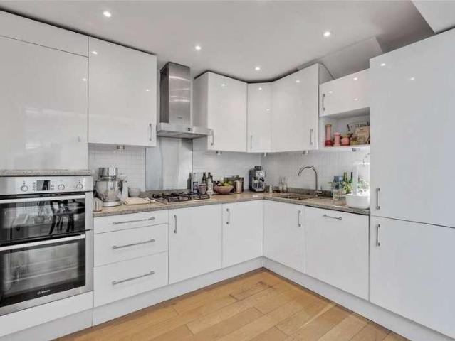 Flat for sale in St. John's Wood, Greater London