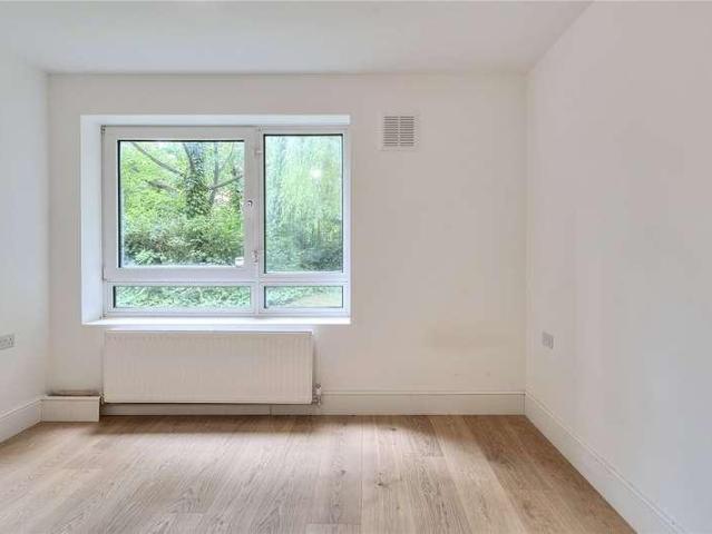Flat for sale in St. John's Wood, Greater London