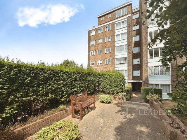 Flat for sale in Hangleton