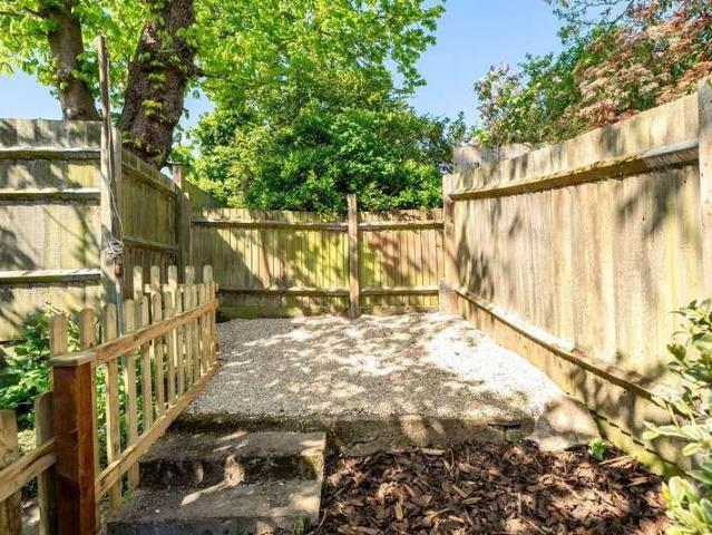 Flat for sale in London Borough of Croydon, Upper Norwood