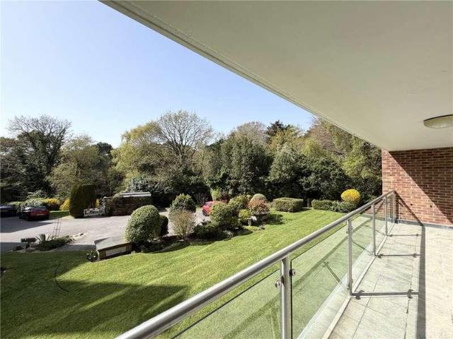 Flat for sale in Bournemouth