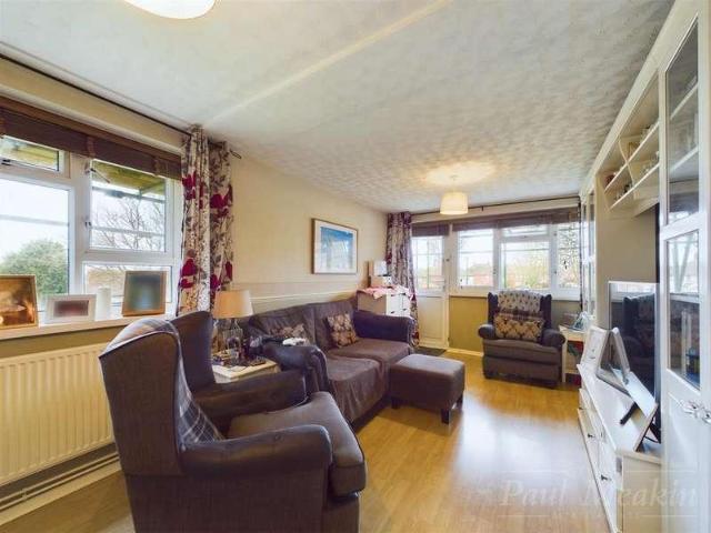 Flat for sale in Croydon, London Borough of Croydon Flat for sale in Croydon, London Borough of Croydon