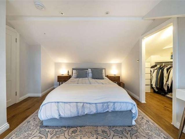 Flat for sale in London Borough of Ealing, Hanwell