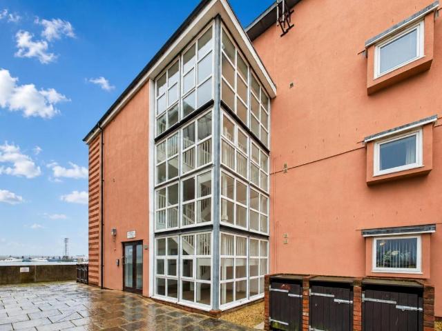 Flat for sale in Hythe and Dibden, Ashurst Bridge