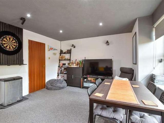 Flat for sale in Worthing, West Sussex