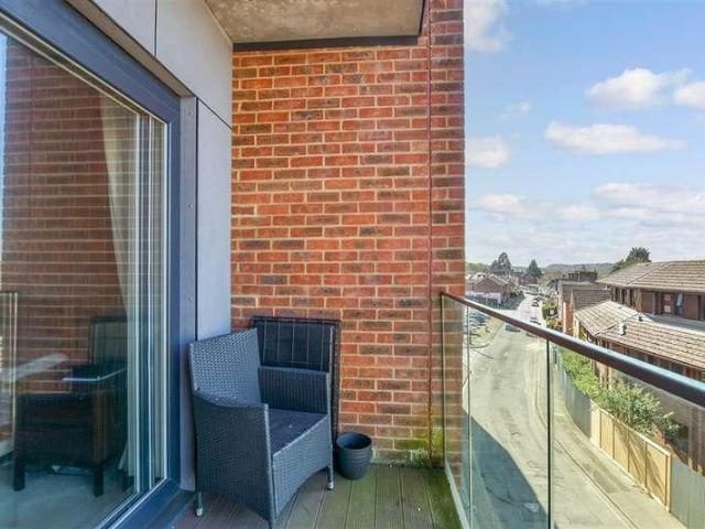Flat for sale in Sunnyside, Mid Sussex