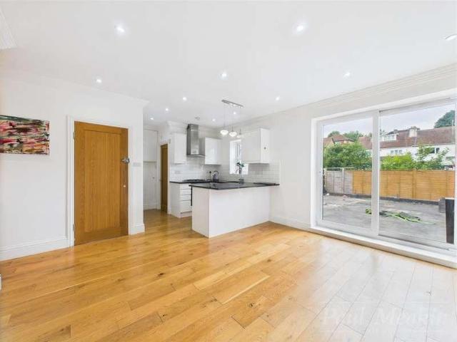 Flat for sale in South Croydon, Purley