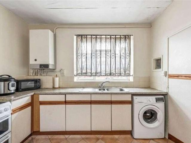 Flat for sale in Stoke Newington, Greater London