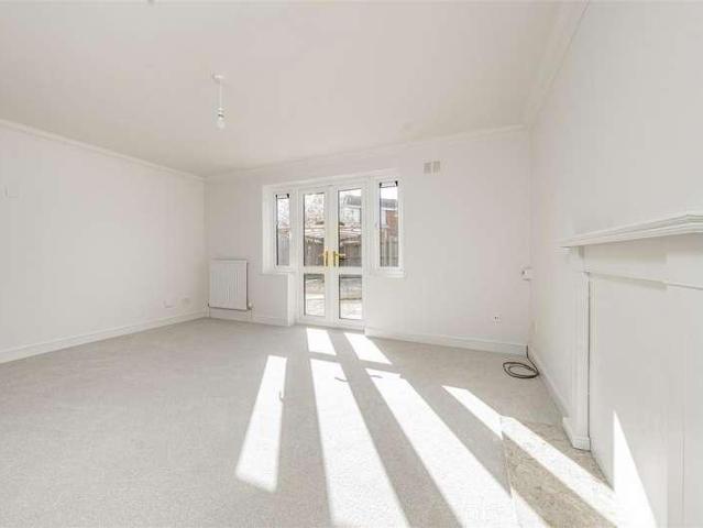 Flat for sale in Slough